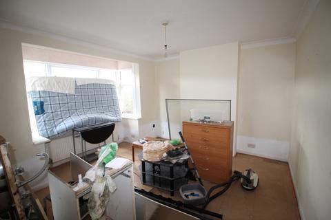 2 bedroom maisonette for sale, London Road, Ashford TW15