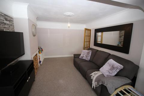 2 bedroom maisonette for sale, Staines Road West, Ashford TW15