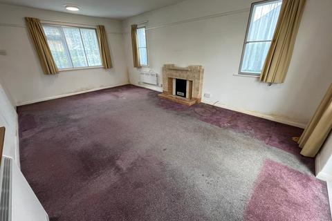 43 Station Crescent, Ashford, TW15 3HX
