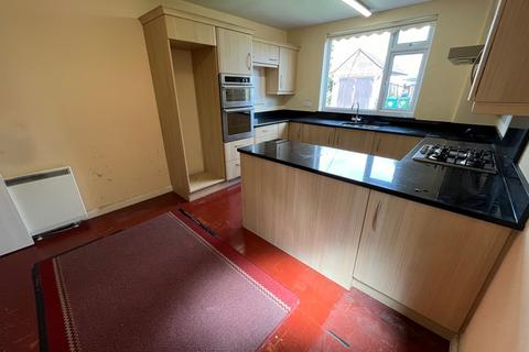 43 Station Crescent, Ashford, TW15 3HX