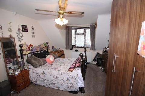 10 Fairways, Ashford, TW15 2AA