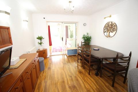1 Barn Close, Ashford, TW15 1DW