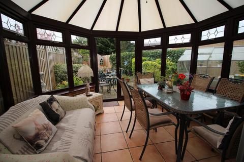 10 Frobisher Crescent, Staines-upon-thames, TW19 7DX