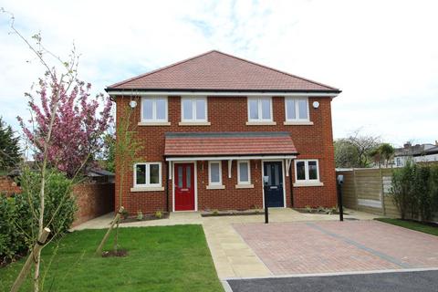 2 bedroom semi-detached house for sale, Feltham Hill Road, Ashford TW15