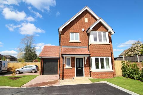 3 bedroom detached house for sale, Feltham Hill Road, Ashford TW15