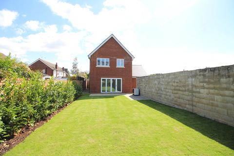 3 bedroom detached house for sale, Feltham Hill Road, Ashford TW15