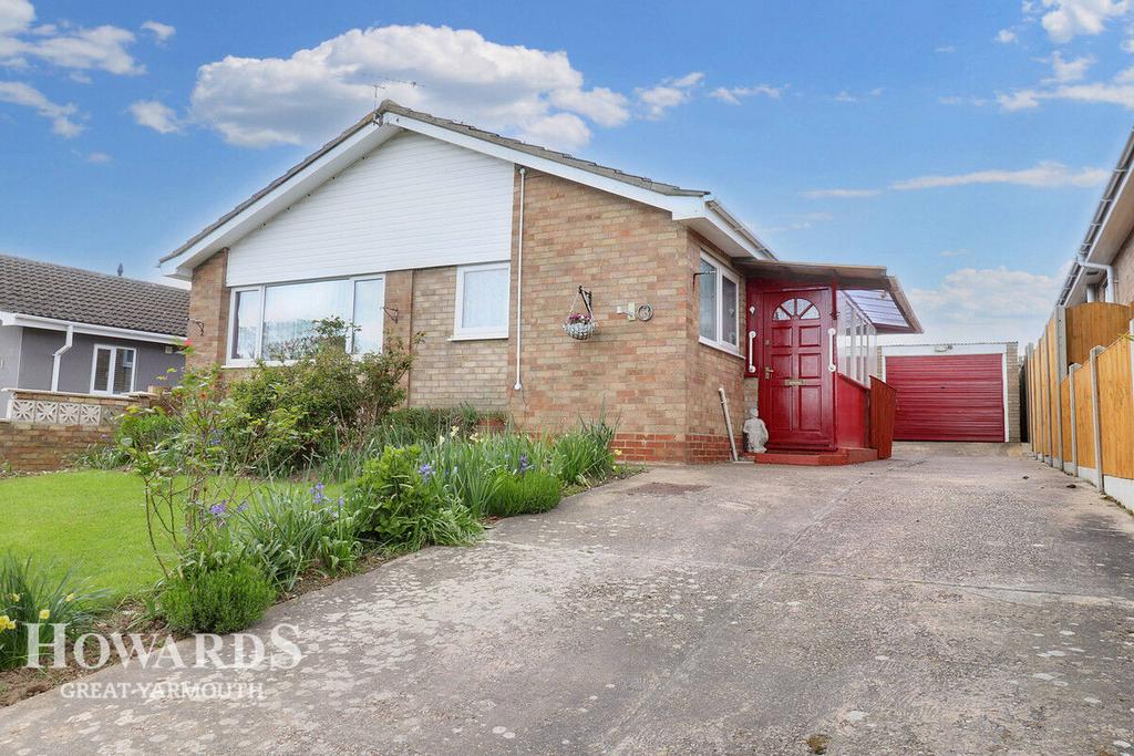 Coldham Close, Ormesby 3 bed detached bungalow for sale £270,000