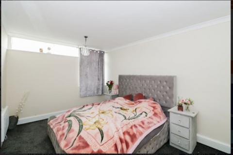 2 bedroom flat for sale, The Lindens, Wolverhampton