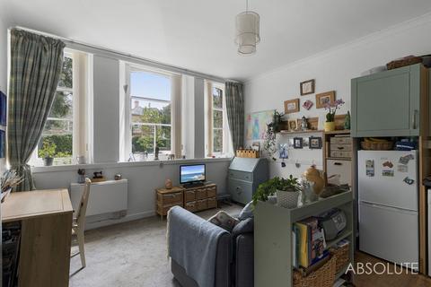 1 bedroom ground floor flat for sale, Belle Vue Road, Roundham House, TQ4