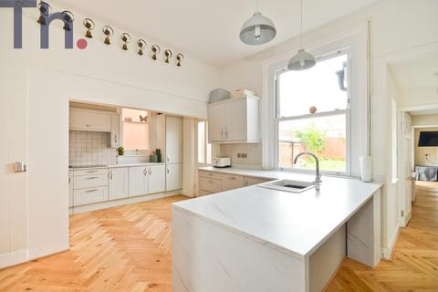 5 bedroom detached house for sale, Newport PO30