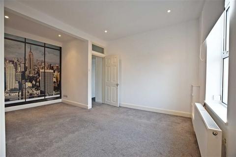 2 bedroom flat to rent, Alexandra Road, Gloucester, GL1
