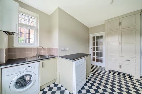 7 The Gateways, Richmond, TW9 2RB