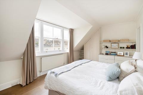 3 bedroom flat for sale, Gordon Place, Kensington, London, W8