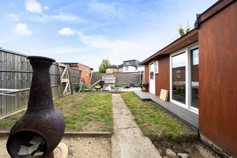 14 Princes Park Close, Hayes, UB3 1LB