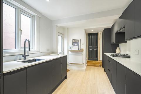 201 Eardley Road, London, SW16 5TQ