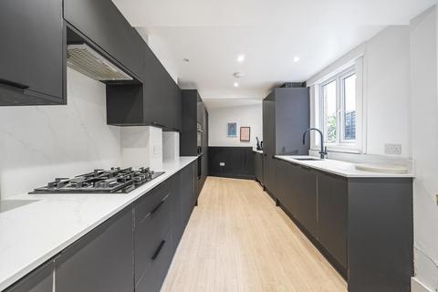 201 Eardley Road, London, SW16 5TQ