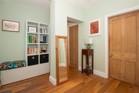 20a Queens Road, Twickenham, TW1 4EX