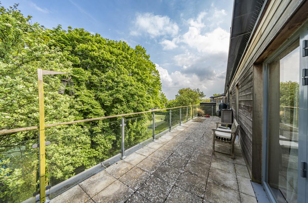 Buttercross Lane, Witney, Oxfordshire 2 bed apartment for sale £250,000