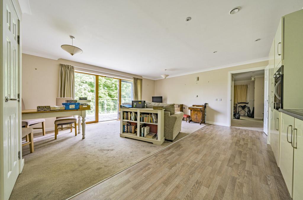 Buttercross Lane, Witney, Oxfordshire 2 bed apartment for sale £250,000