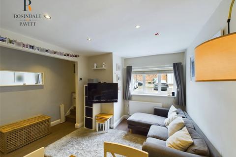 2 bedroom maisonette for sale, High Street, Carshalton Village, SM5