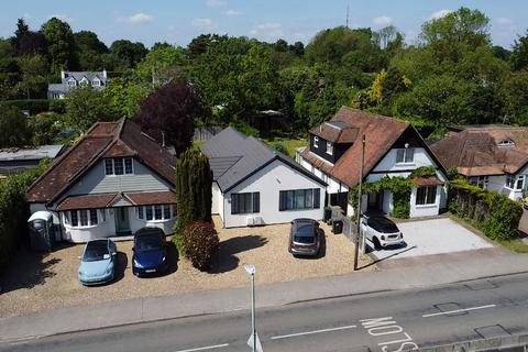 2 bedroom detached bungalow for sale, Toms Lane, Kings Langley