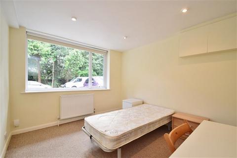 8 Sparkford Close, Winchester, SO22 4NH