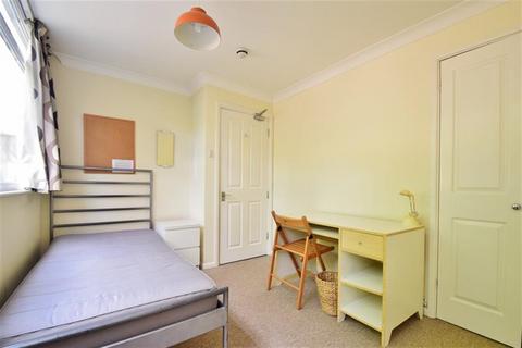 8 Sparkford Close, Winchester, SO22 4NH