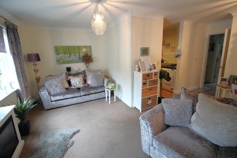 2 bedroom flat for sale, Lauren Close, Oldham, OL4