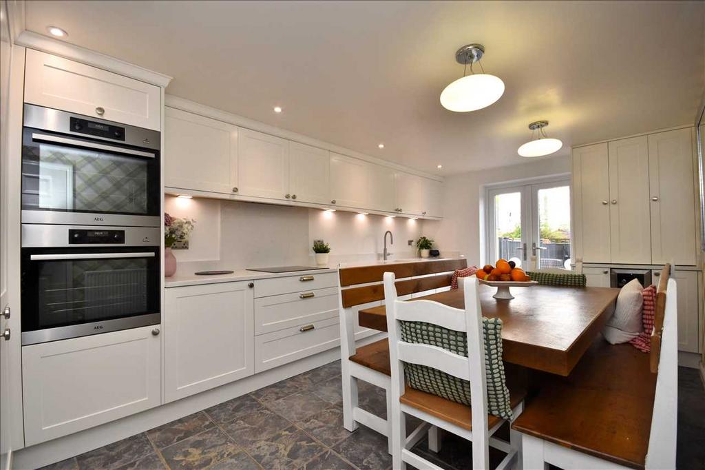 Kitchen &amp; Dining