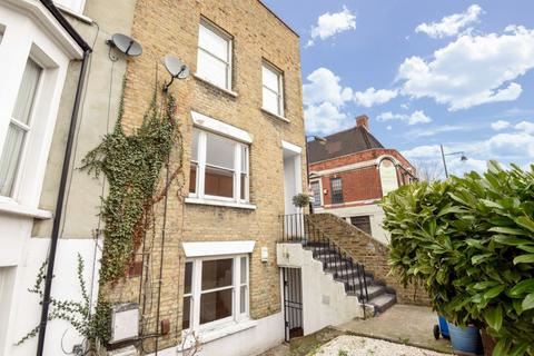 2 bedroom apartment to rent, Nunhead Lane London SE15