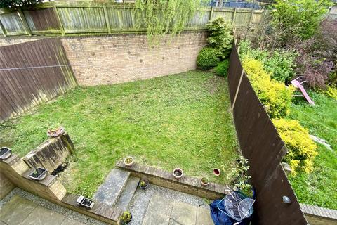 6 Abinger Close, Bradford, BD10 8DE