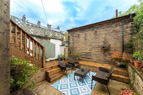 4 bedroom terraced house for sale, Plevna Terrace, Bingley, West Yorkshire, BD16