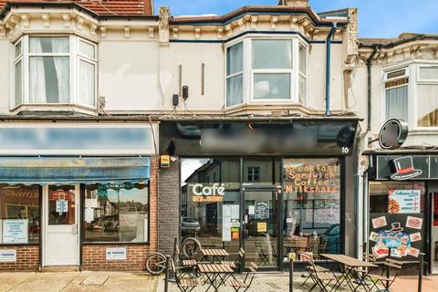 2 bedroom flat for sale, South Farm Road, Worthing BN14