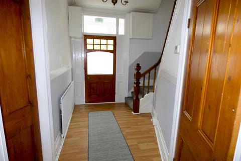 2 bedroom end of terrace house to rent, Oxford Street, South Shields
