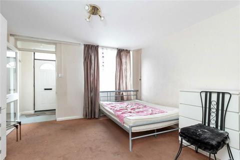 13 Hindrey Road, London, E5 8HG