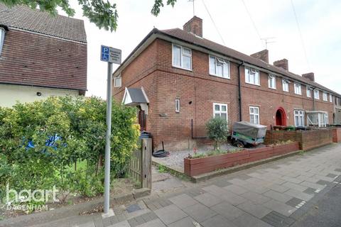 3 bedroom end of terrace house for sale, Heathway, Dagenham