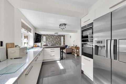 19 Newbury Close, Widnes, WA8 9YX