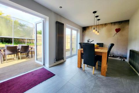 21 Newbery Close, Colyton, EX24 6TJ