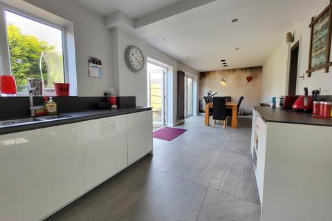 21 Newbery Close, Colyton, EX24 6TJ