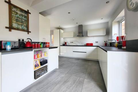 21 Newbery Close, Colyton, EX24 6TJ