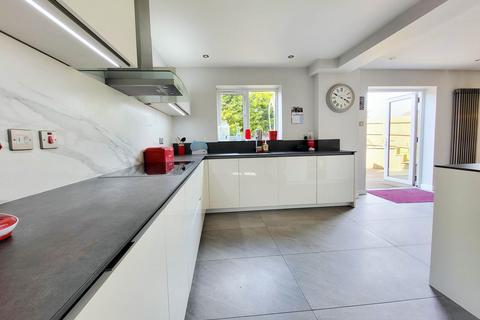 21 Newbery Close, Colyton, EX24 6TJ
