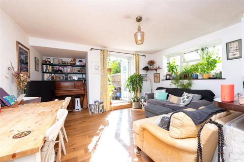 2 bedroom apartment for sale, Farnan Road, London SW16