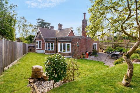 3 bedroom detached house for sale, Sandy Lane, East Grinstead, West Sussex