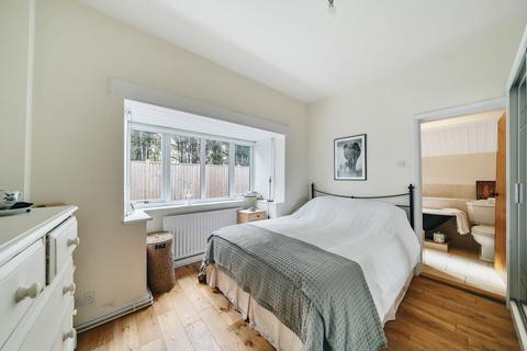 Stoneleigh Lodge Sandy Lane, East Grinstead, RH19 3LP