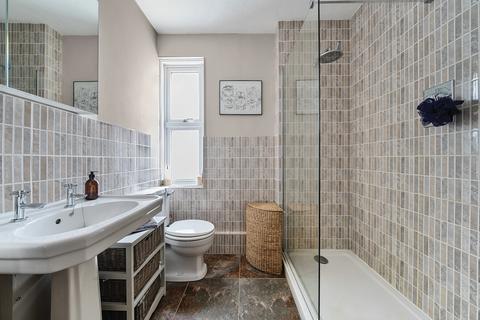 Stoneleigh Lodge Sandy Lane, East Grinstead, RH19 3LP
