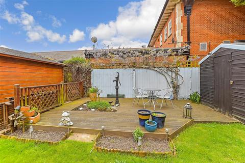 107 Littlestone Road, Littlestone, New Romney, TN28 8LP