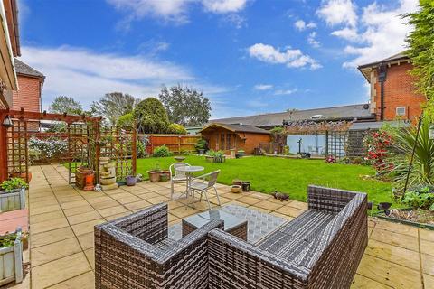 4 bedroom detached house for sale, Littlestone Road, Littlestone, Kent