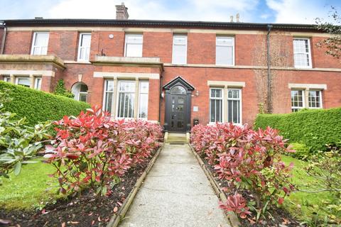 4 bedroom terraced house for sale, Manchester Road, Bury, BL9