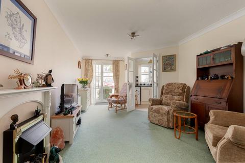 1 bedroom retirement property for sale, 18 Jubilee Court, 76 Saint Margaret Street, Dunfermline, KY12 7PF