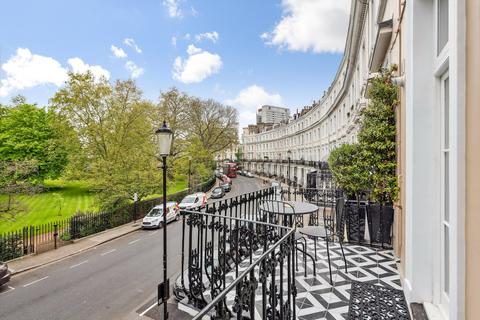 2 bedroom flat to rent, Royal Crescent, London, W11